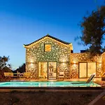 Gerakada Exclusive-seaview With Private Pool Villa
